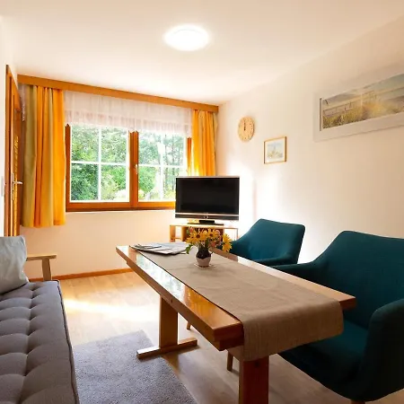 Ferienbungalow Schultz In * Altenkirchen (Mecklenburg-Vorpommern)